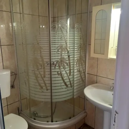 Casa Phoenix Gazde/Camere de închiriat *